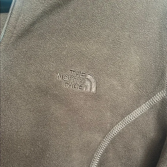 The North Face Chocolate Brown Pullover - Picture 4 of 4